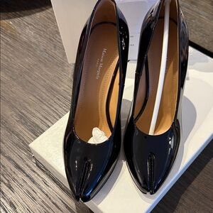 Maison Margiela Patent leather black Tabi heels